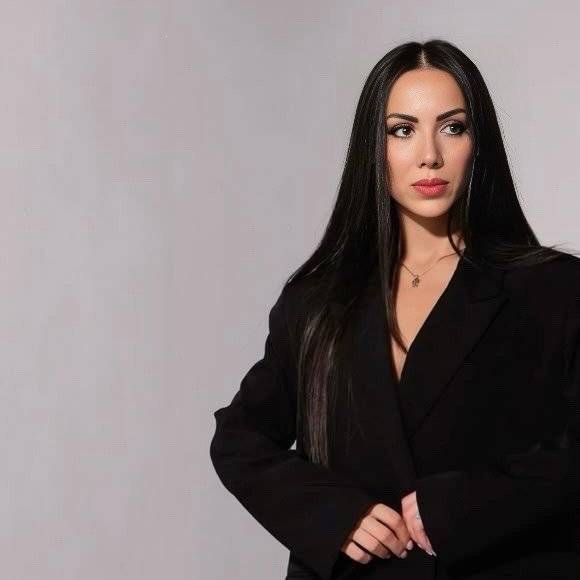 پروفایل سالن کاشت ناخن آنِت بیوتی